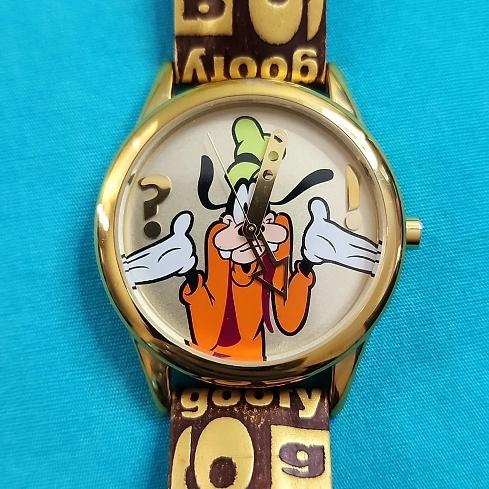 Vintage Rare Disney Gold Print Strap Goofy Watch